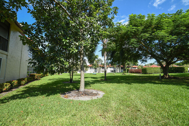 Building Photo - 6625 S Oriole Blvd