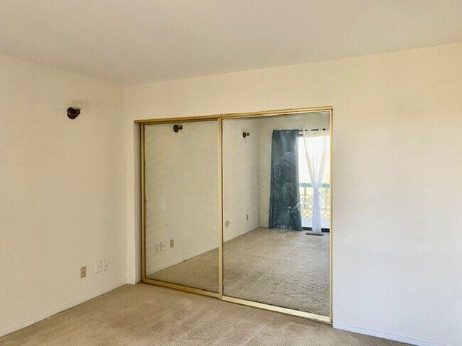 Building Photo - 18448 Song Sparrow Ct