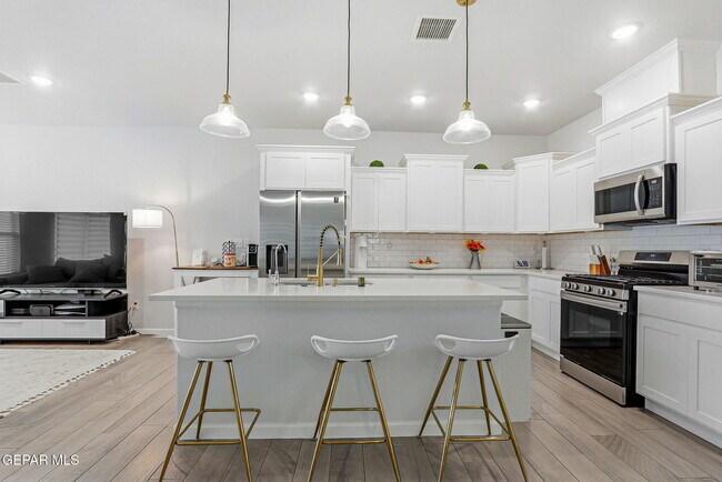 Building Photo - 6556 Ta Suil Pl