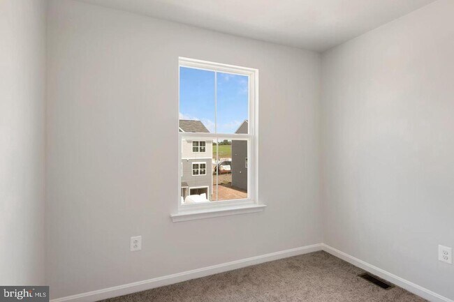 Building Photo - 64 Grant St