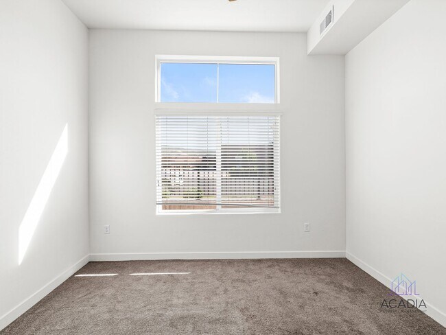Building Photo - 172 W 1000 S