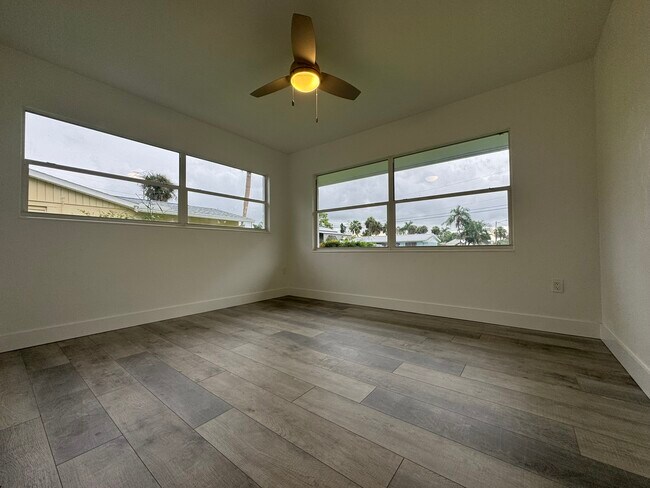 Building Photo - 116 Myakka Dr