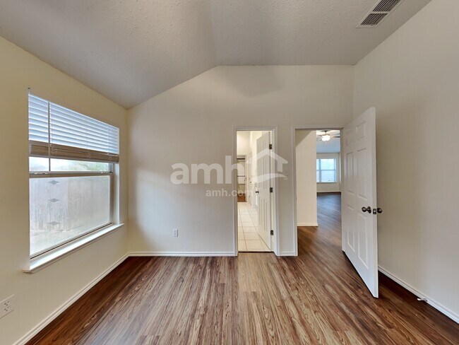 Building Photo - 1041 McKavett Dr