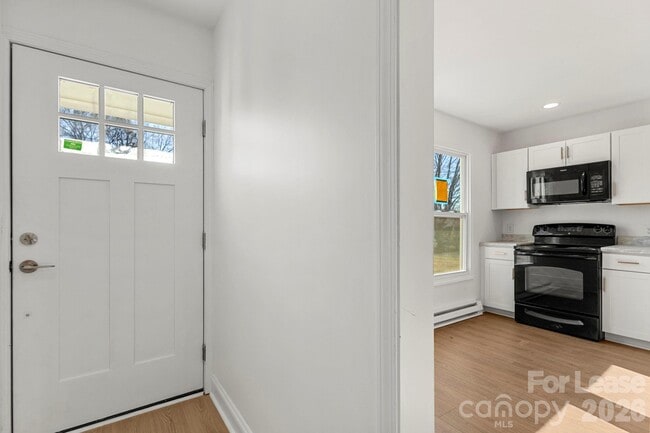 Building Photo - 266 Moore Dr NW