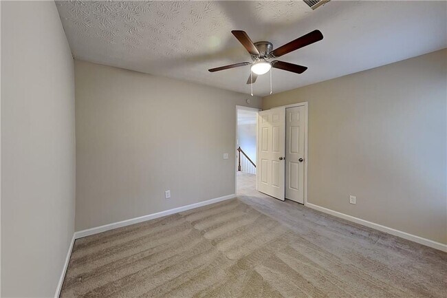 Building Photo - 10010 Feather Sound Ct