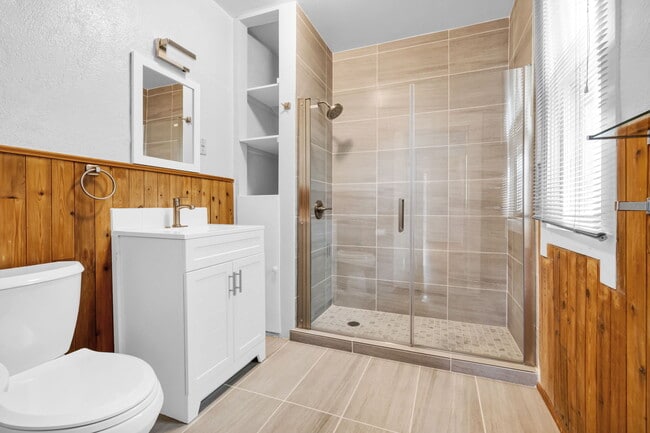 Building Photo - 1036 S Race St