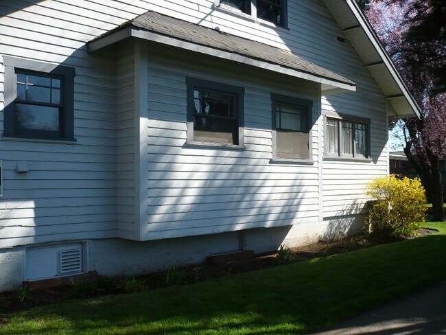 Building Photo - 1395 High St