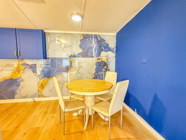 Building Photo - 260 Old Hwy 17