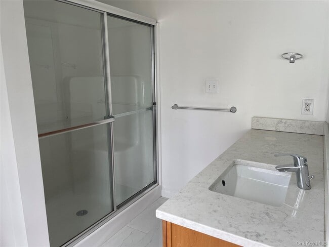 Building Photo - 62 Gibson Pl