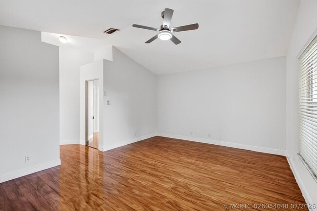 Building Photo - 5225 Brookview Dr