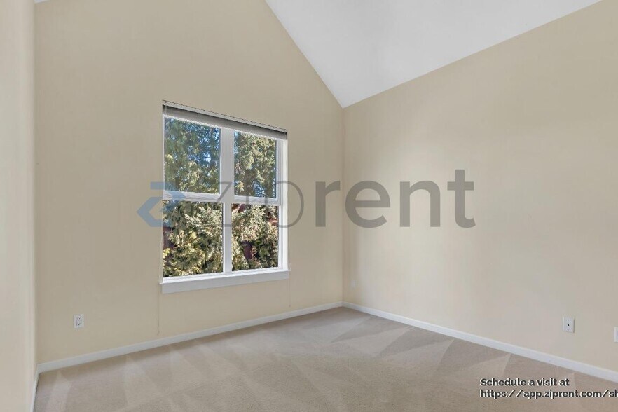 Building Photo - 7909 SW 31st Ave