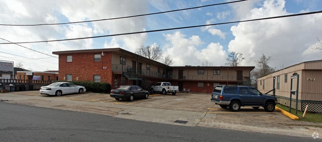 Primary Photo - 412 Westwood Dr