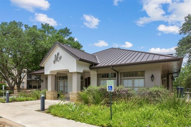 Building Photo - 6000 Shepherd Mountain Cove