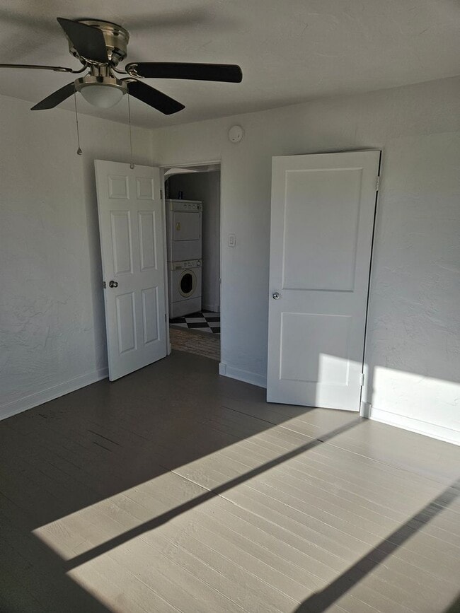 Building Photo - CARLTON