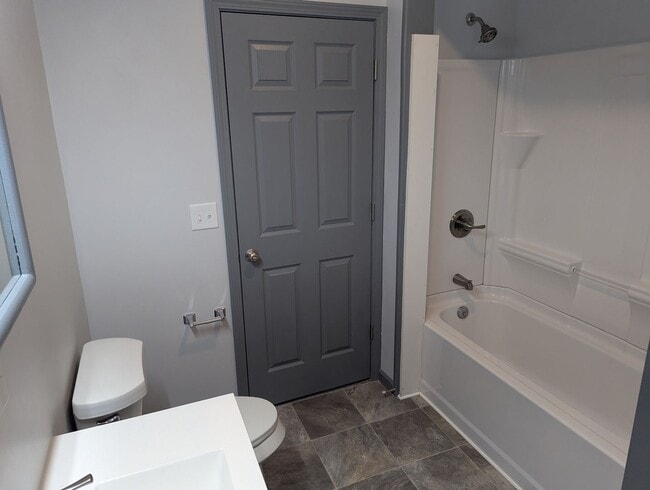 Building Photo - 473 Walnut St