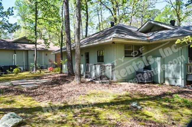 Building Photo - West Gate Area |Home |Unfurnished