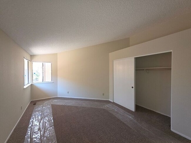 Building Photo - Extensively Renovated 3-Bedroom Home in Desirable Northwest Reno