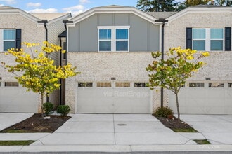 Building Photo - 1635 Villageside Ct