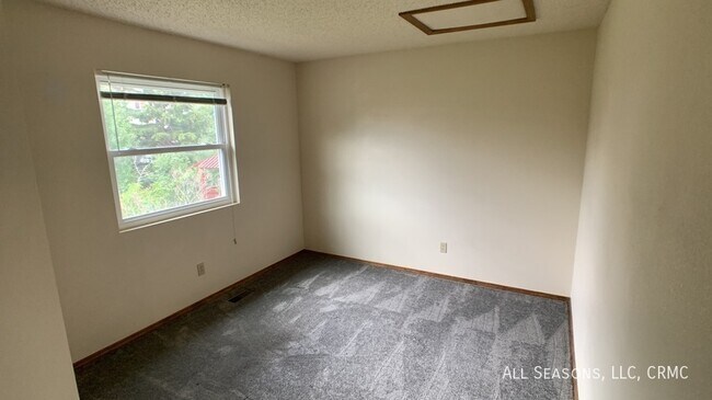 Building Photo - 7920 Telegraph Dr