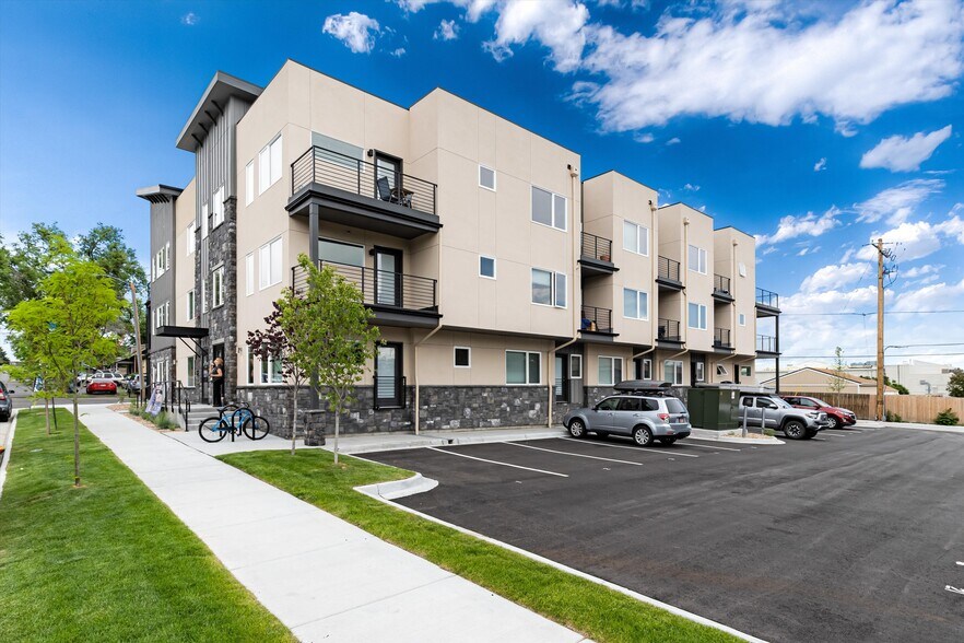 Building Photo - 1588 Routt St