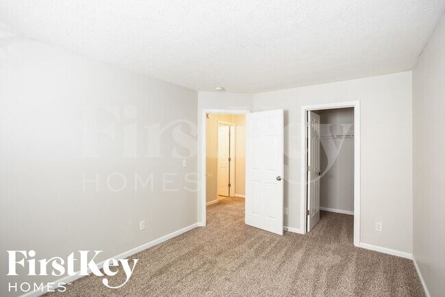 Building Photo - 10622 Deercrest Ln