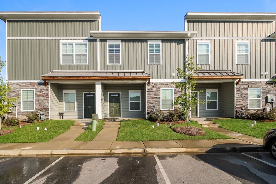 Primary Photo - 264 Duck Grv Wy