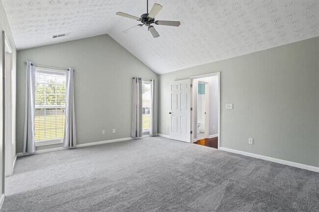Building Photo - 2615 Snowcrest Pl
