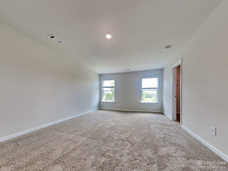 Building Photo - 1100 Amadas Dr