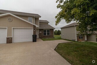 Building Photo - 3609-3611 Zinnia Dr.