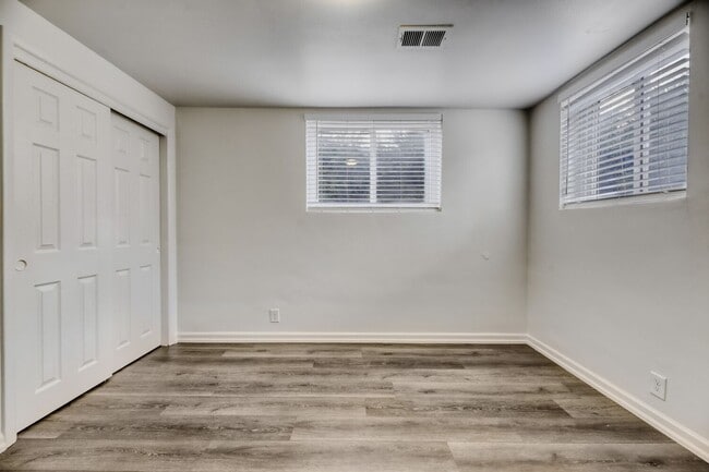 Building Photo - 1890 S Garfield St