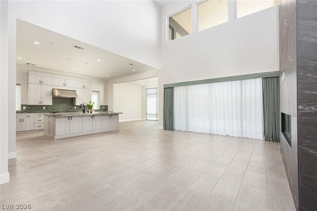 Building Photo - 10797 Canyon Bloom Dr
