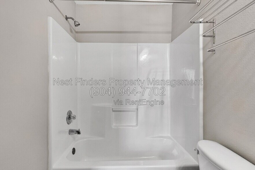 Building Photo - 518 Scrub Jay Dr