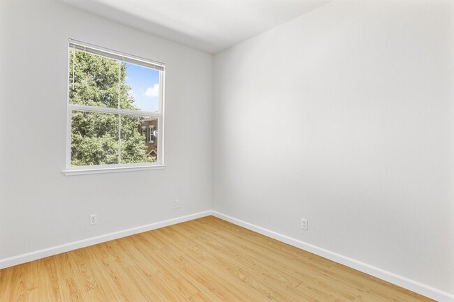 Building Photo - 2189 Beech Cir
