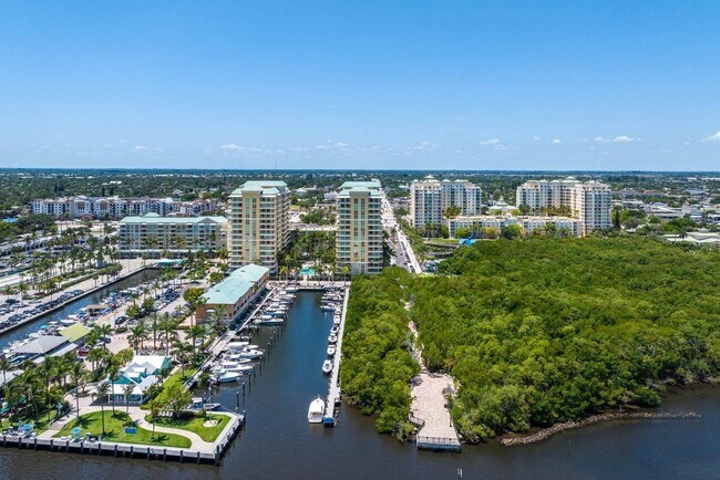 Building Photo - 700 E Boynton Beach Blvd