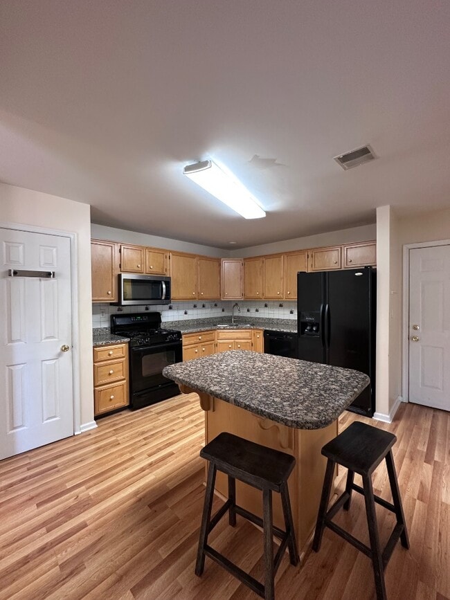 Building Photo - 11 Sand Hollow Dr
