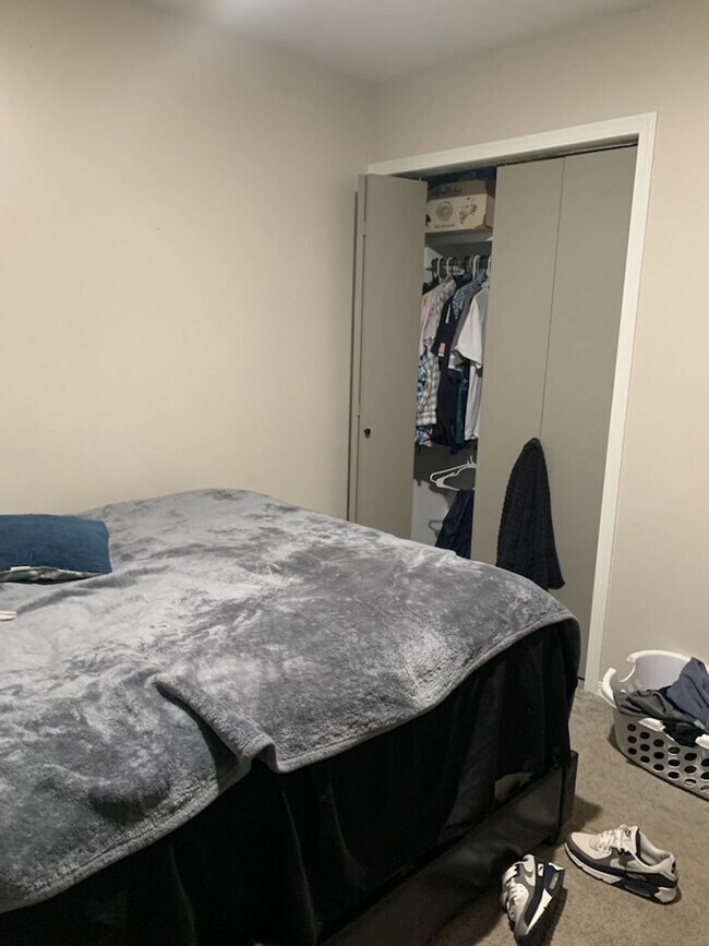 Building Photo - 2816 W 25th St N