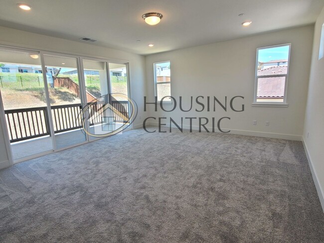 Building Photo - Luxurious Newer Construction Rental Home I...