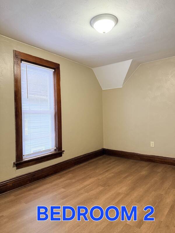 Building Photo - 1023 W 21st St