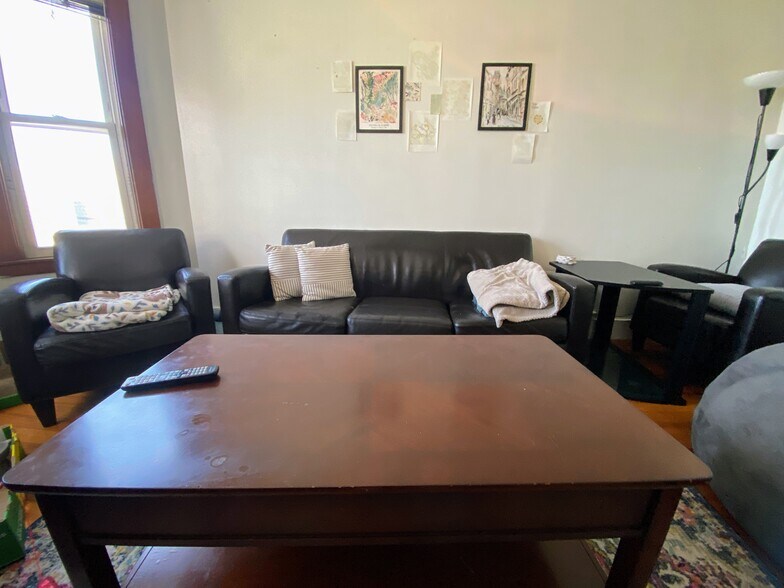 Building Photo - 24 Darling St