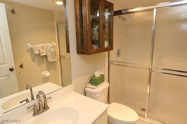 Building Photo - 4250 Lake Forest Dr