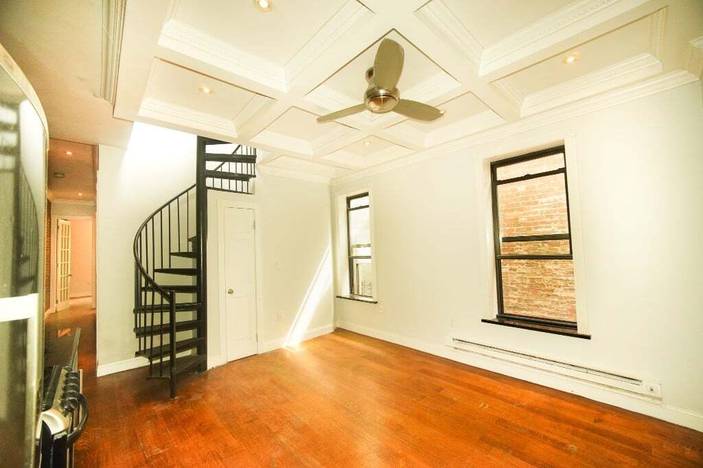 Building Photo - 9 W 103rd St
