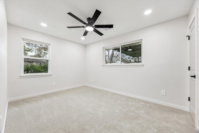 Building Photo - 9627 Vilven Ln