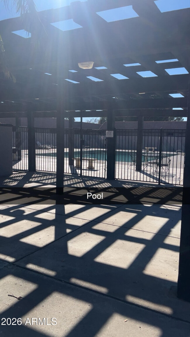 Building Photo - 9001 W Elm St