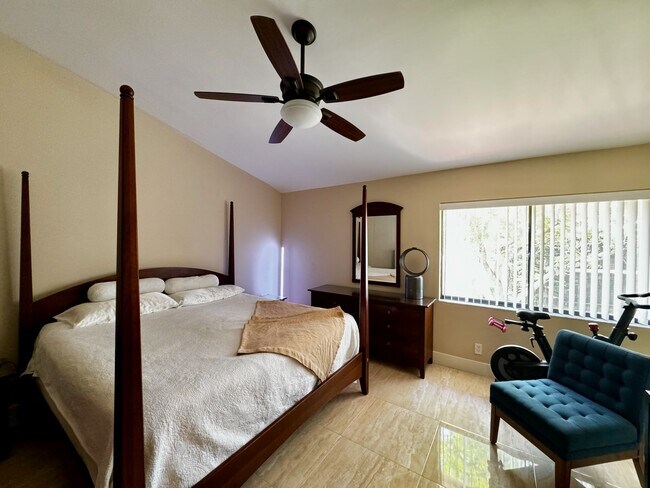 Building Photo - 5520 Coach House Cir