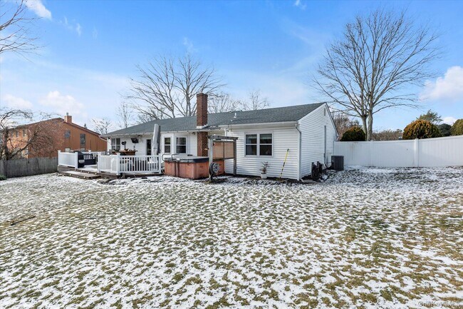 Building Photo - 28 Pagnotta Dr