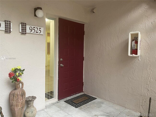 Building Photo - 9525 SW 138th Pl