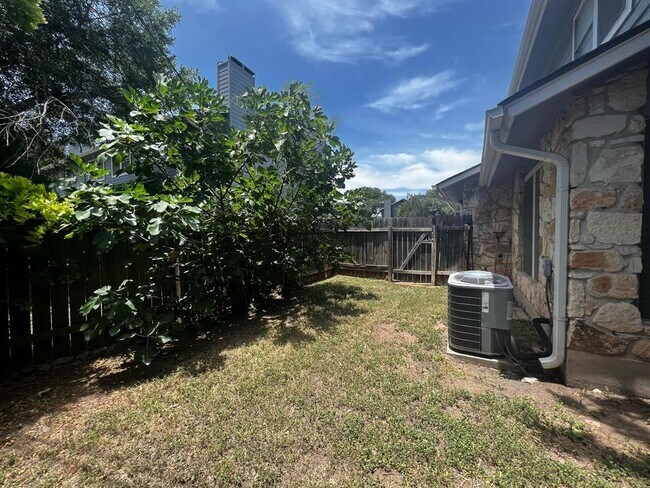 Building Photo - 1503 Allen Rd