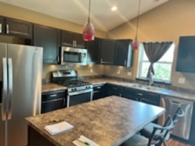 Building Photo - 1309 8th St NW