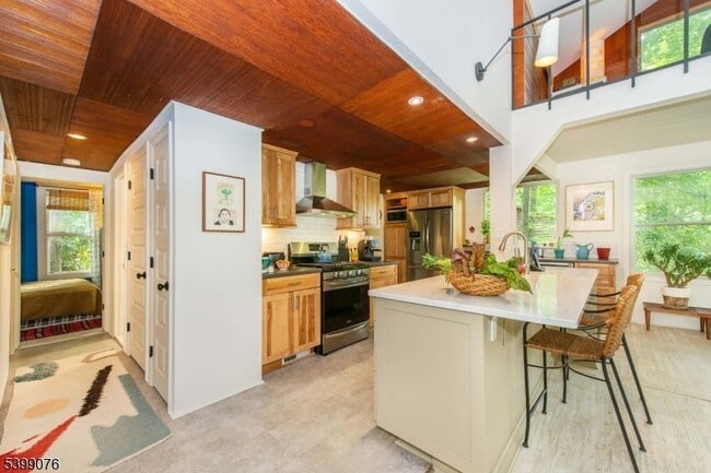 Building Photo - 37 N Rd