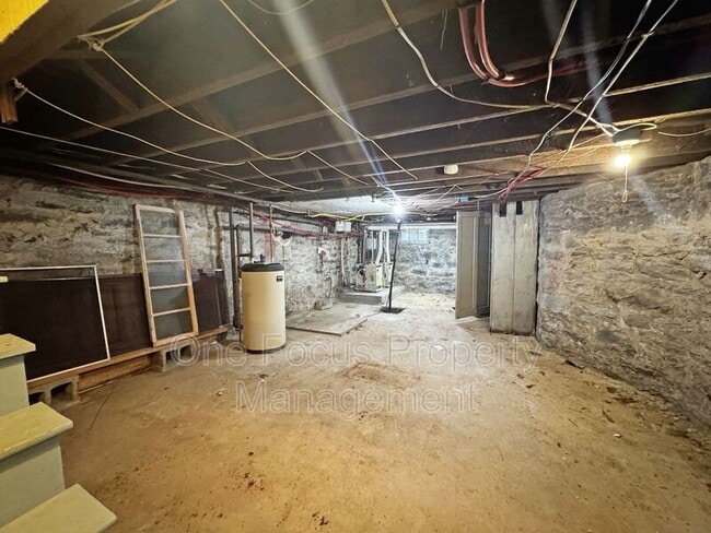 Building Photo - 95 Parkwood St